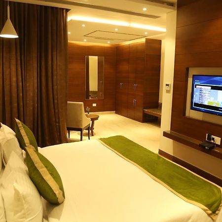 Maple Grand Hotel Agra  Exterior photo