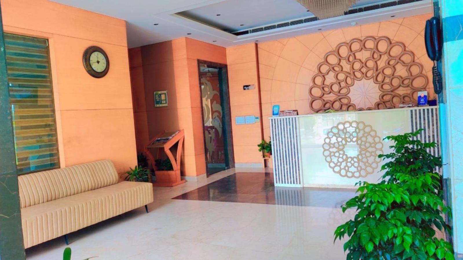 Maple Grand Hotel Agra  Exterior photo