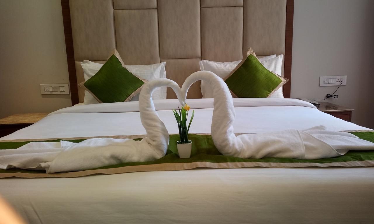 Maple Grand Hotel Agra  Exterior photo