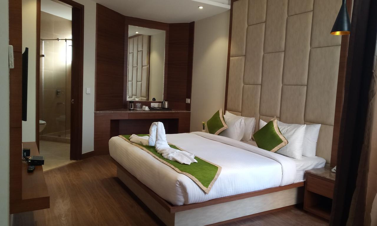 Maple Grand Hotel Agra  Exterior photo