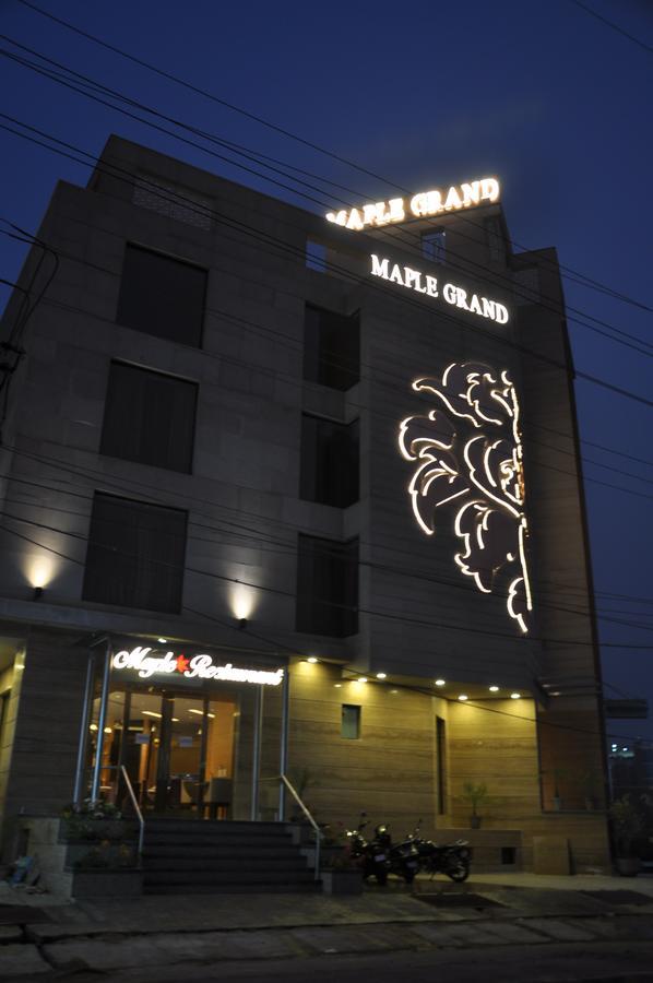 Maple Grand Hotel Agra  Exterior photo