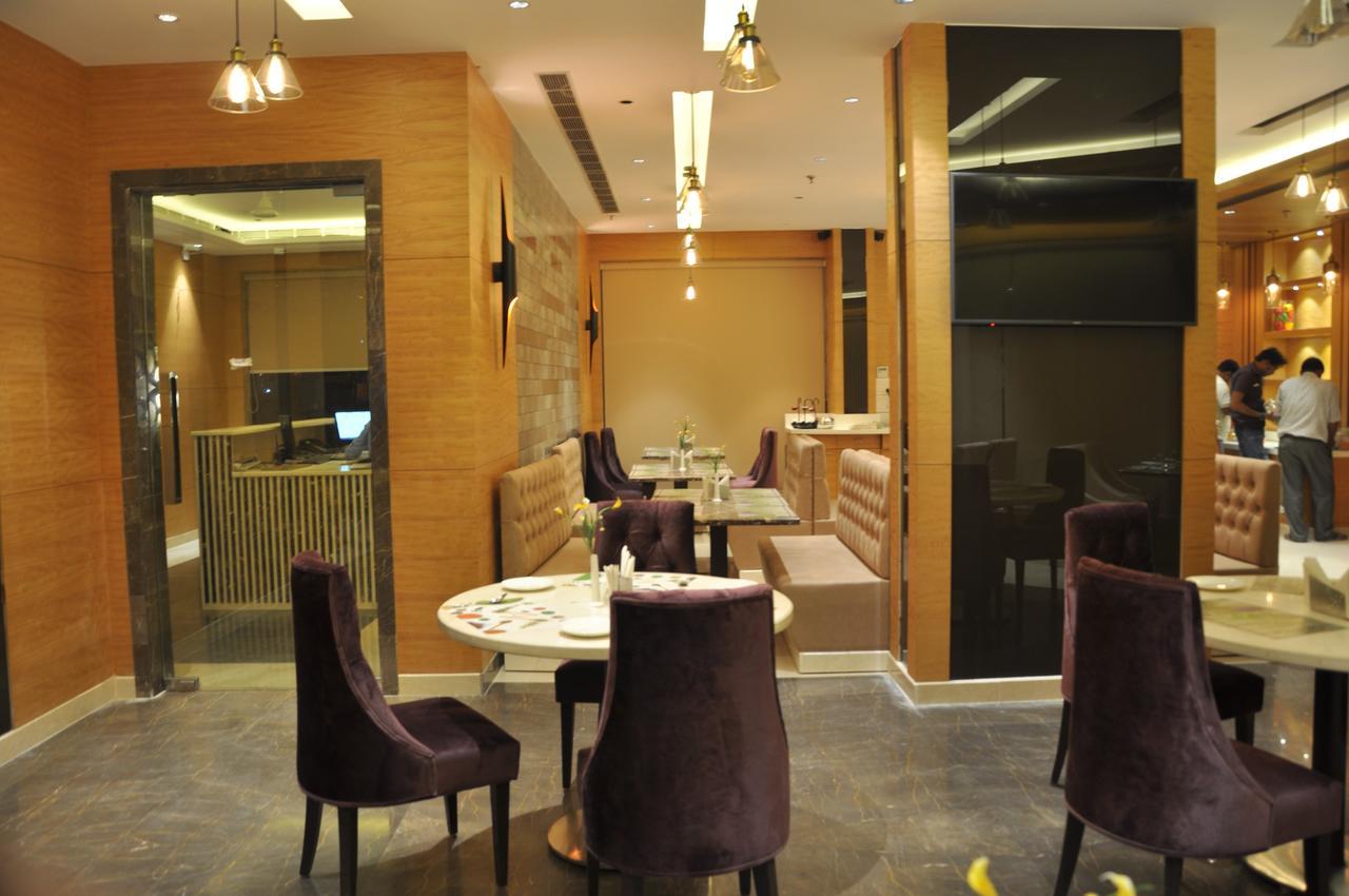 Maple Grand Hotel Agra  Exterior photo