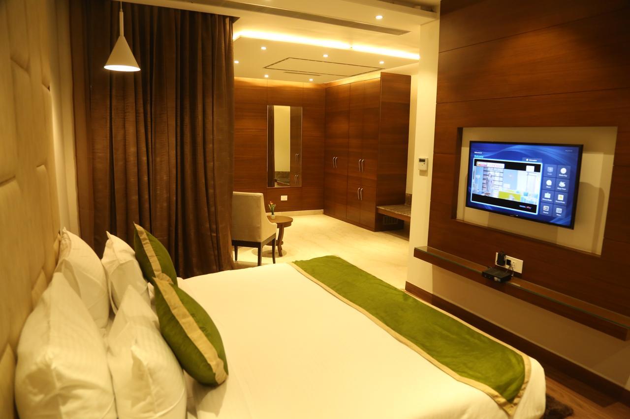 Maple Grand Hotel Agra  Exterior photo