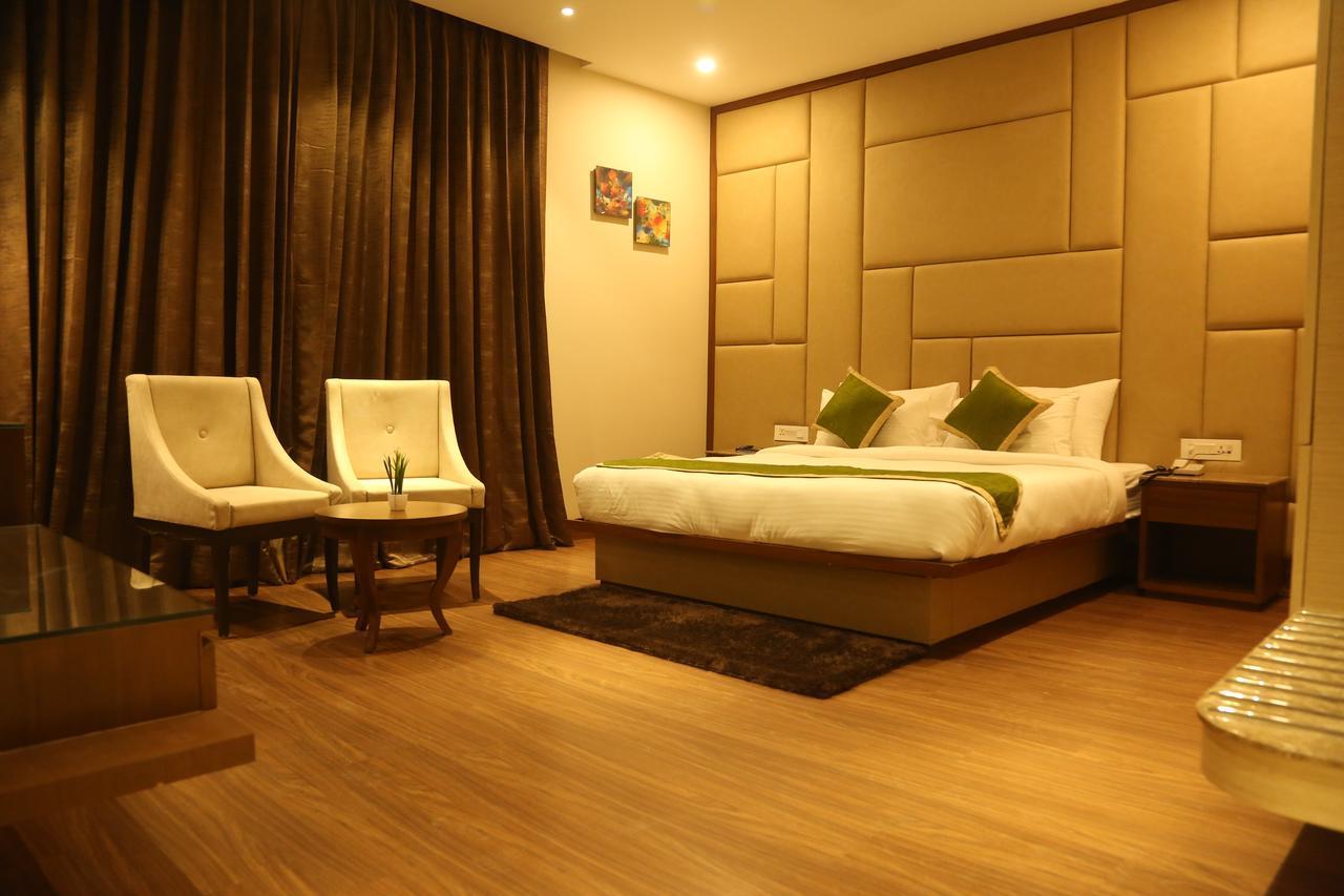 Maple Grand Hotel Agra  Exterior photo