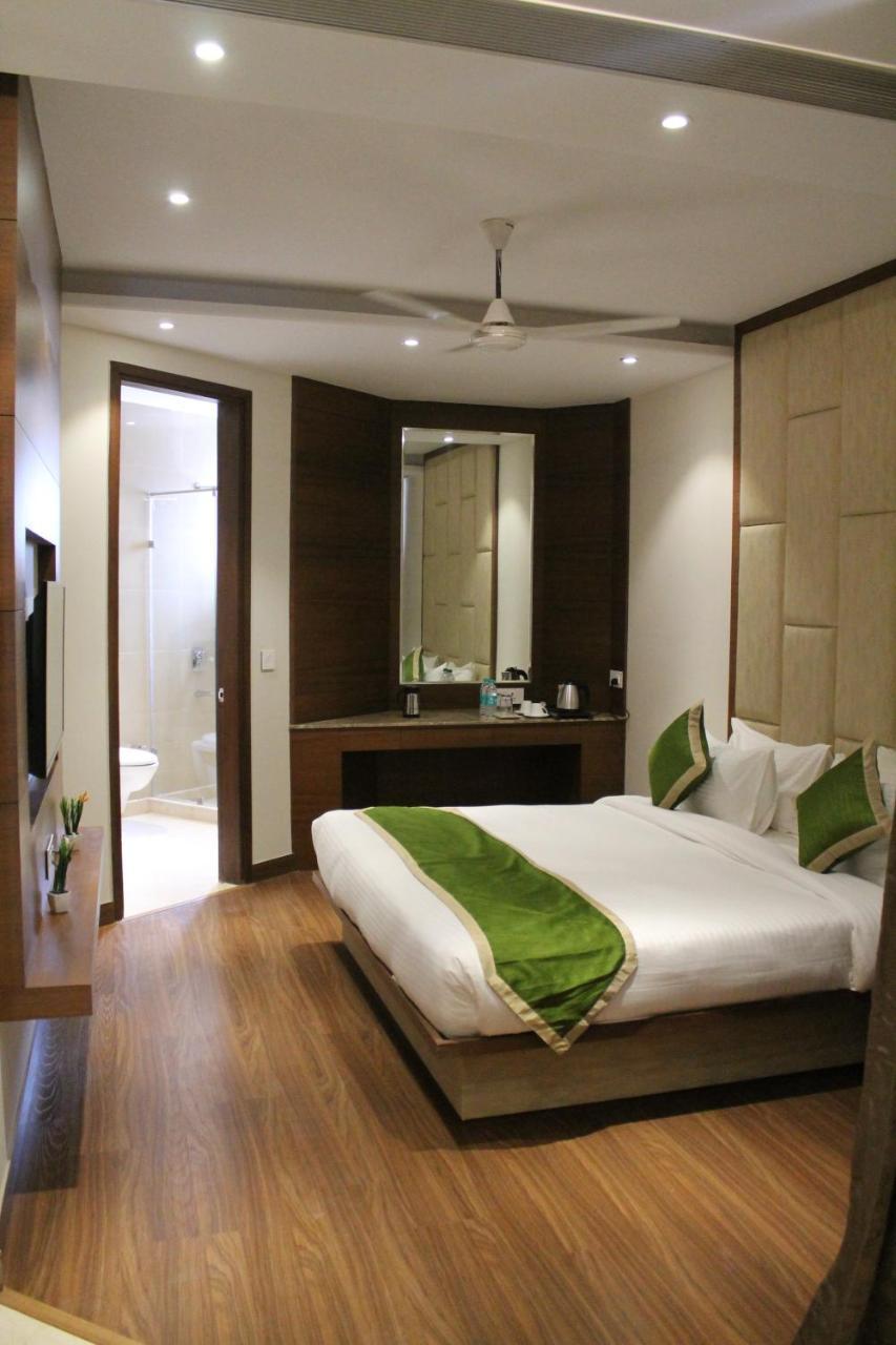 Maple Grand Hotel Agra  Exterior photo