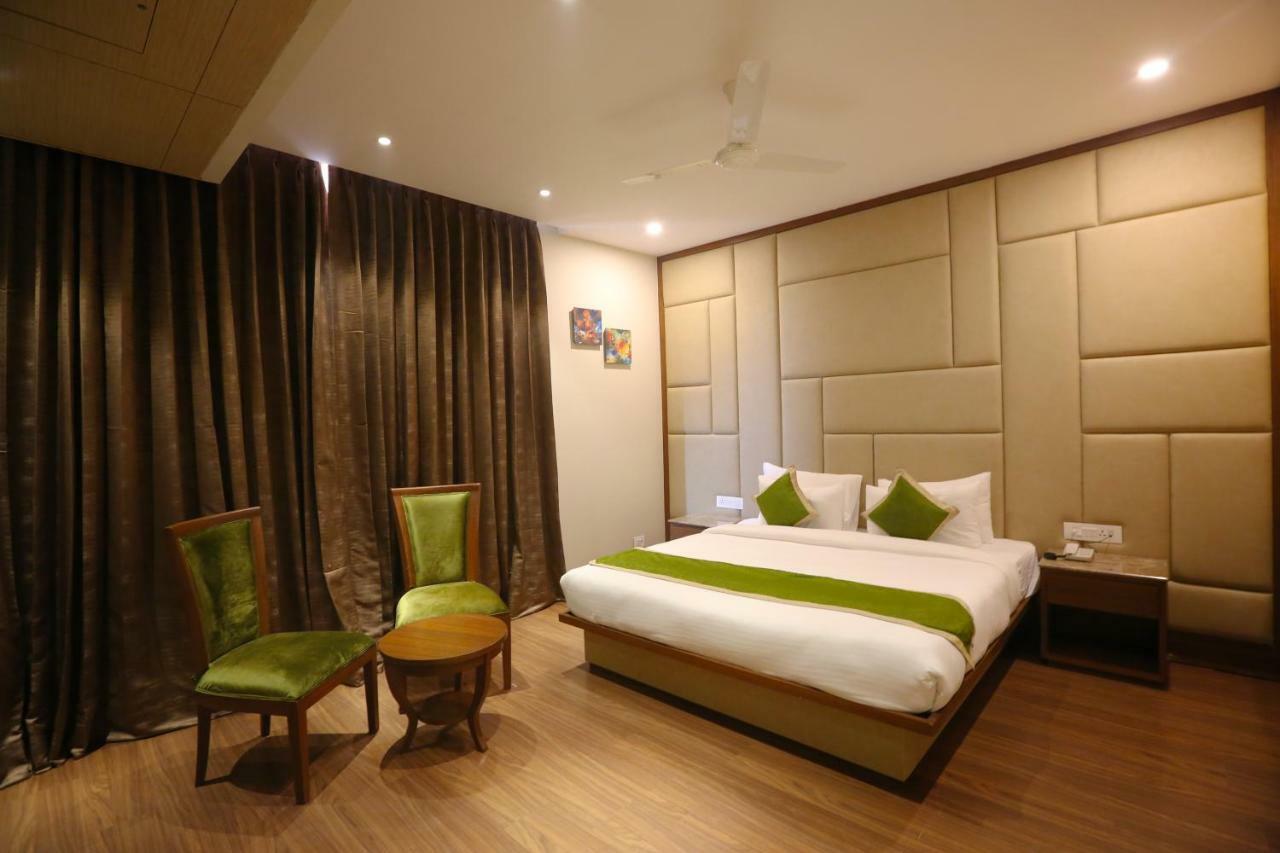 Maple Grand Hotel Agra  Exterior photo