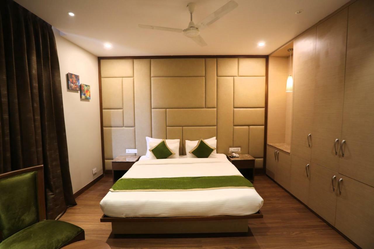 Maple Grand Hotel Agra  Exterior photo