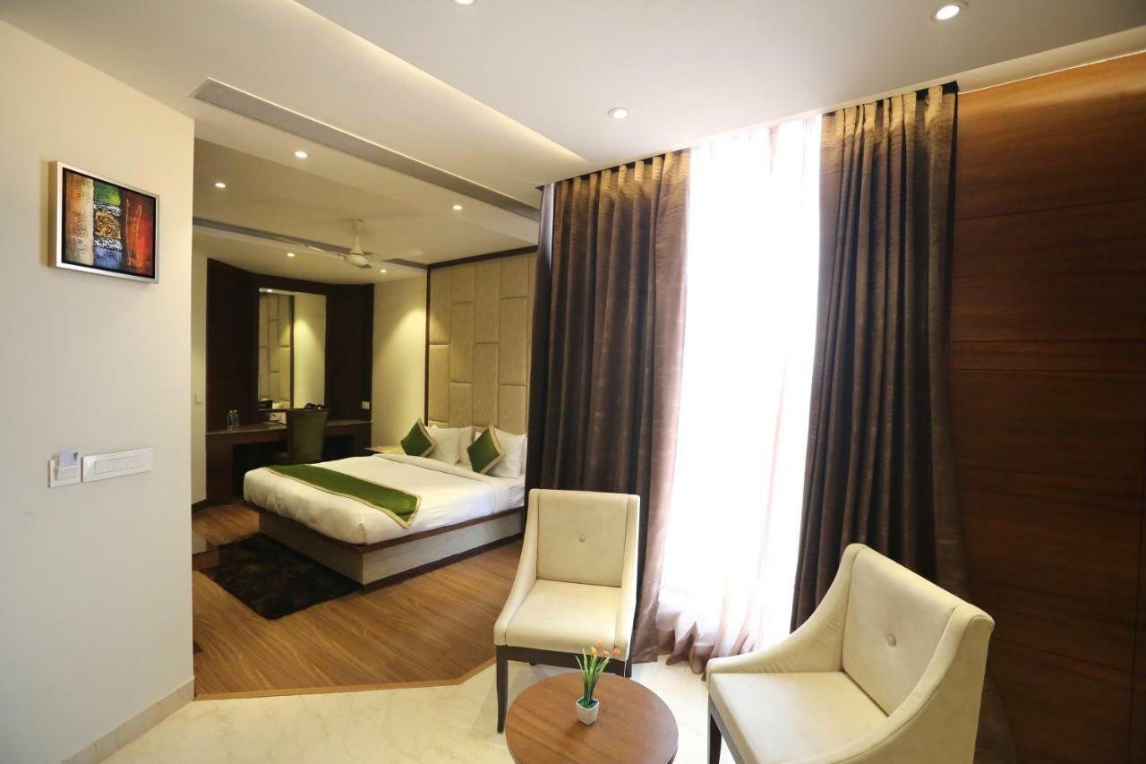 Maple Grand Hotel Agra  Exterior photo