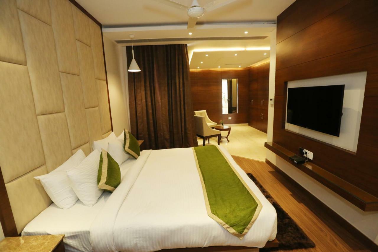 Maple Grand Hotel Agra  Exterior photo