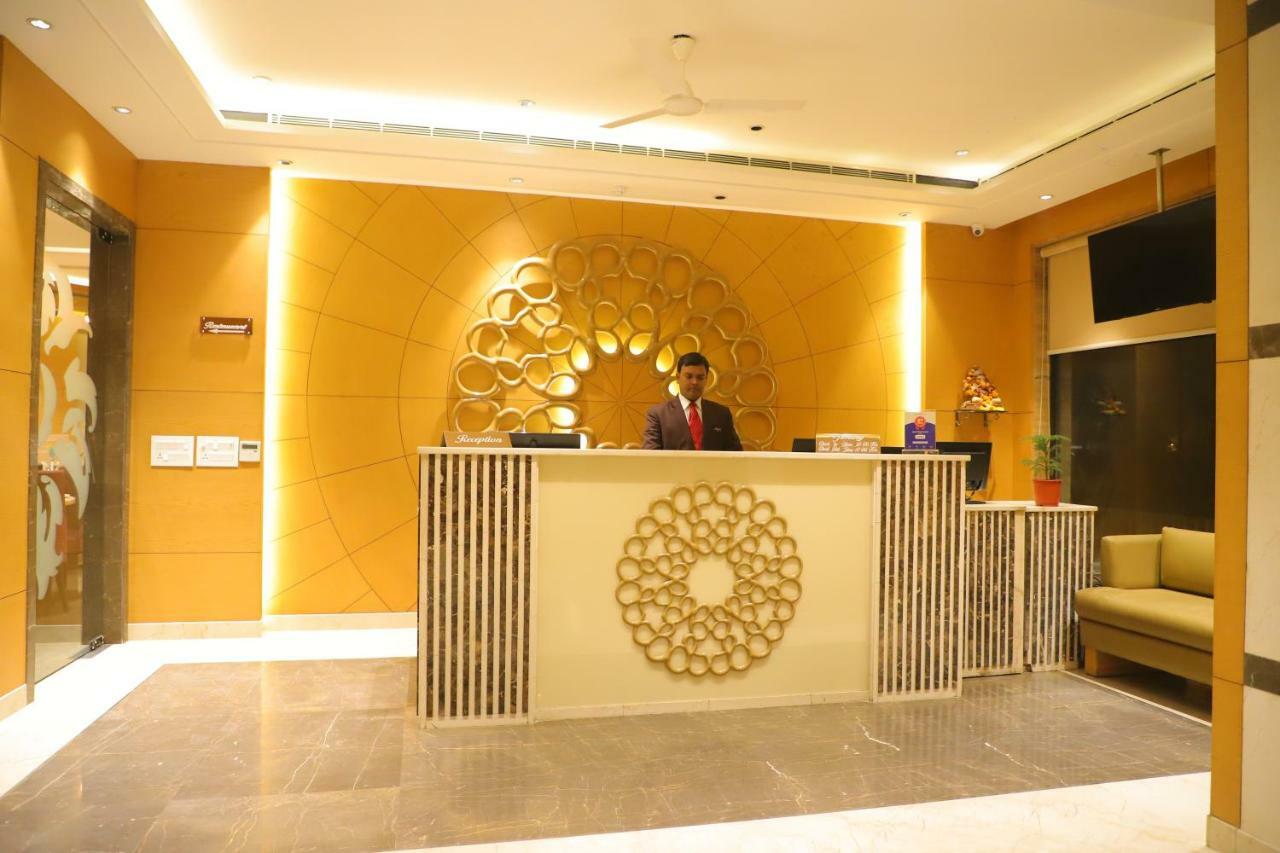 Maple Grand Hotel Agra  Exterior photo